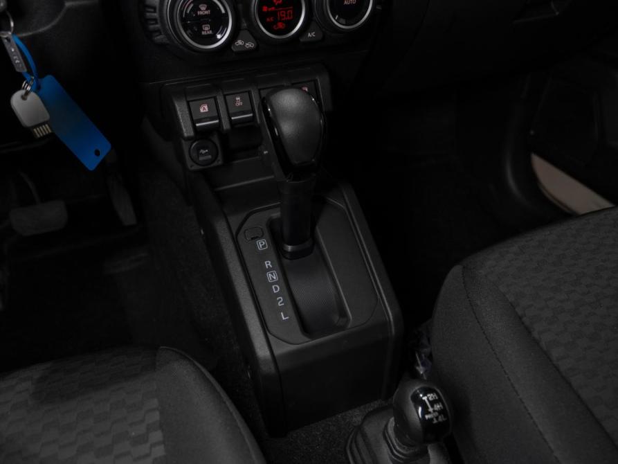 Suzuki Jimny IV Москва  - изображение 15