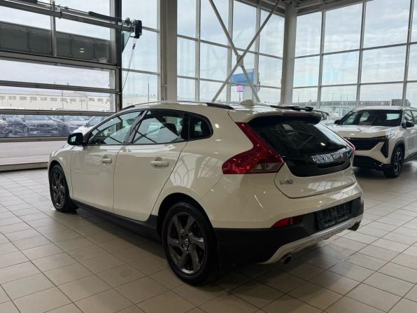 Volvo V40 Cross Country I с пробегом 2014 года, цена 1 610 000 рублей, 117110 км, хэтчбек, Автокод Объявления