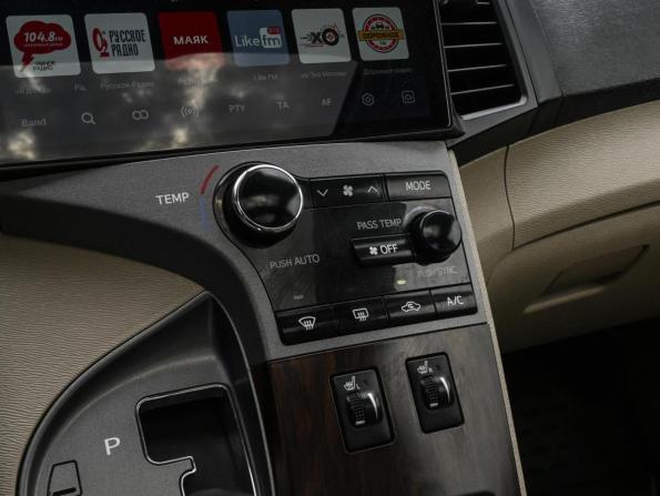 Toyota Venza I Рестайлинг с пробегом 2013 года, цена 2 197 000 рублей, 200795 км, внедорожник, Автокод Объявления