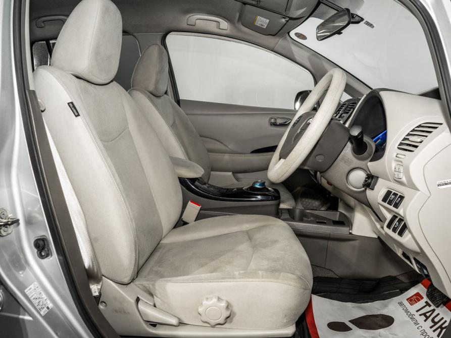 Nissan Leaf I (ZE0/AZE0) Иркутск  - изображение 5