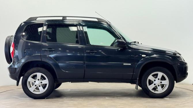 Chevrolet Niva I Рестайлинг с пробегом 2017 года, цена 690 000 рублей, 110267 км, внедорожник, Автокод Объявления