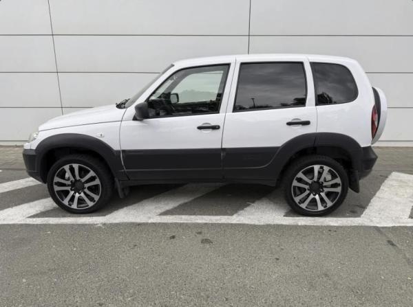 Chevrolet Niva I Рестайлинг с пробегом 2018 года, цена 725 000 рублей, 151715 км, внедорожник, Автокод Объявления