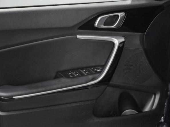 Kia Ceed III с пробегом 2020 года, цена 1 899 000 рублей, 90967 км, хэтчбек, Автокод Объявления