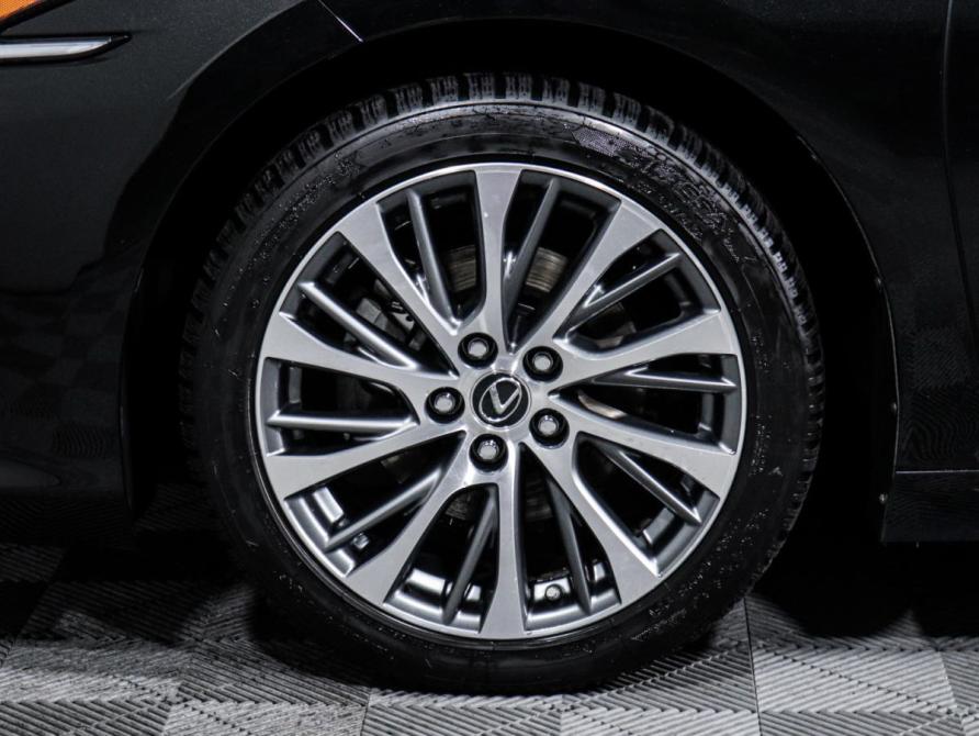 Lexus ES VII Москва  - изображение 15
