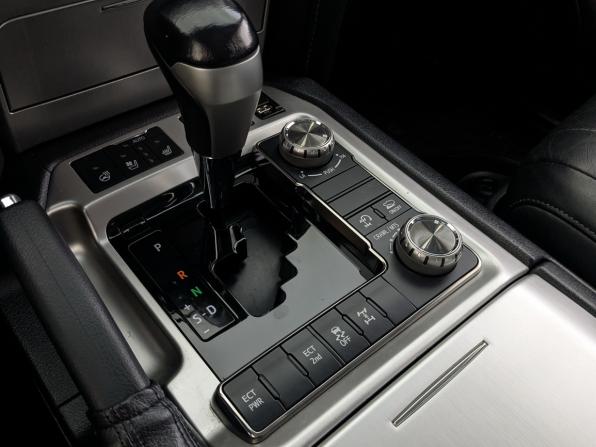 Toyota Land Cruiser 200 Series Рестайлинг 2 с пробегом 2016 года, цена 5 880 000 рублей, 107558 км, внедорожник, Автокод Объявления