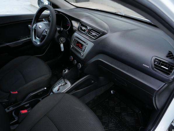 Kia Rio III Рестайлинг с пробегом 2017 года, цена 565 000 рублей, 180042 км, седан, Автокод Объявления