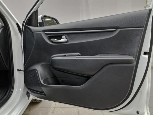 Kia Rio IV Рестайлинг с пробегом 2021 года, цена 1 420 000 рублей, 94620 км, седан, Автокод Объявления