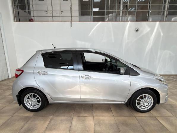Toyota Vitz III (XP130) Рестайлинг с пробегом 2019 года, цена 1 100 000 рублей, 89988 км, хэтчбек, Автокод Объявления