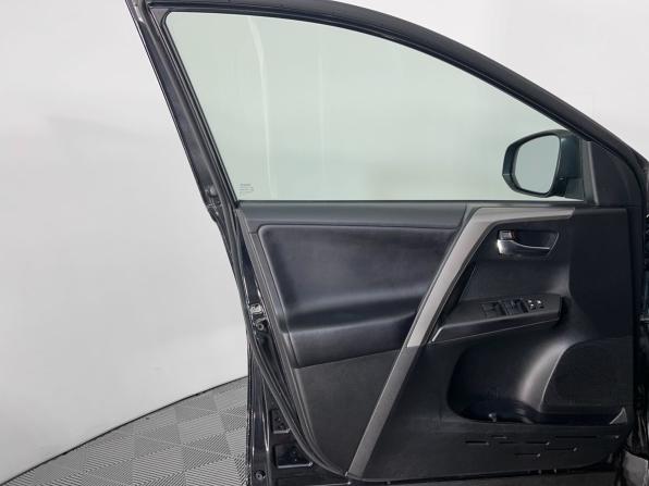 Toyota RAV4 IV (XA40) Рестайлинг с пробегом 2018 года, цена 2 149 000 рублей, 147000 км, внедорожник, Автокод Объявления