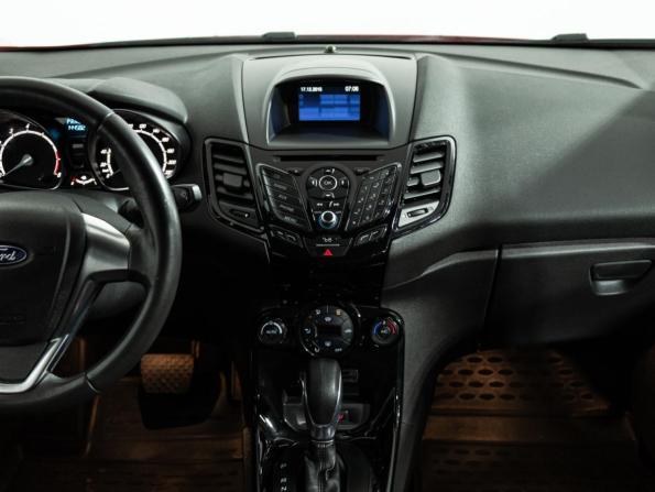 Ford Fiesta Mk6 Рестайлинг с пробегом 2015 года, цена 909 700 рублей, 144578 км, хэтчбек, Автокод Объявления