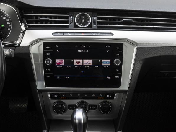 Volkswagen Passat B8 с пробегом 2018 года, цена 2 099 000 рублей, 244654 км, универсал, Автокод Объявления