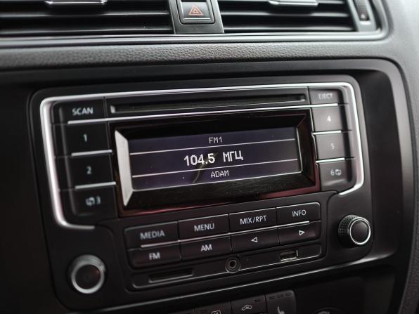 Volkswagen Jetta VI Рестайлинг с пробегом 2015 года, цена 1 079 000 рублей, 187000 км, седан, Автокод Объявления
