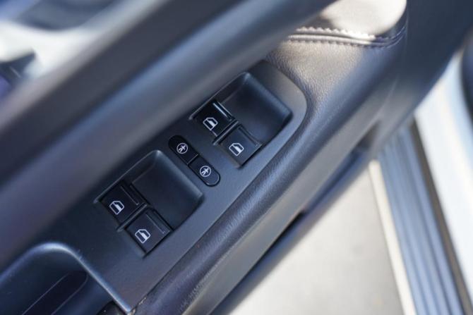 Volkswagen Touareg I Рестайлинг с пробегом 2009 года, цена 1 650 000 рублей, 187000 км, внедорожник, Автокод Объявления