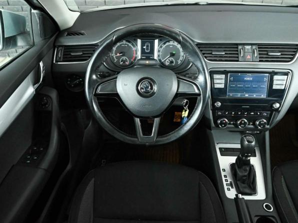 Skoda Octavia III (A7) Рестайлинг с пробегом 2017 года, цена 1 690 000 рублей, 130430 км, лифтбек, Автокод Объявления