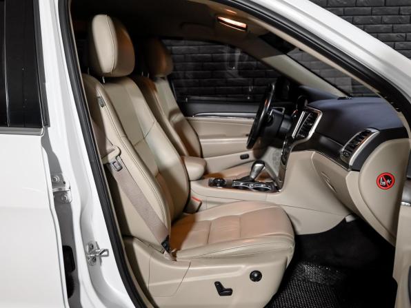Jeep Grand Cherokee IV (WK2) Рестайлинг с пробегом 2016 года, цена 3 250 000 рублей, 140936 км, внедорожник, Автокод Объявления