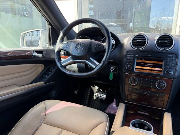 Mercedes-Benz M-Класс II (W164) Рестайлинг с пробегом 2011 года, цена 1 315 000 рублей, 287983 км, внедорожник, Автокод Объявления
