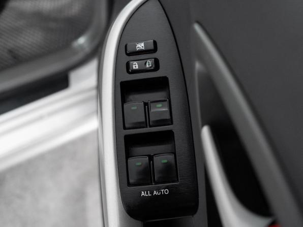Toyota Prius III (XW30) с пробегом 2011 года, цена 900 000 рублей, 281102 км, лифтбек, Автокод Объявления
