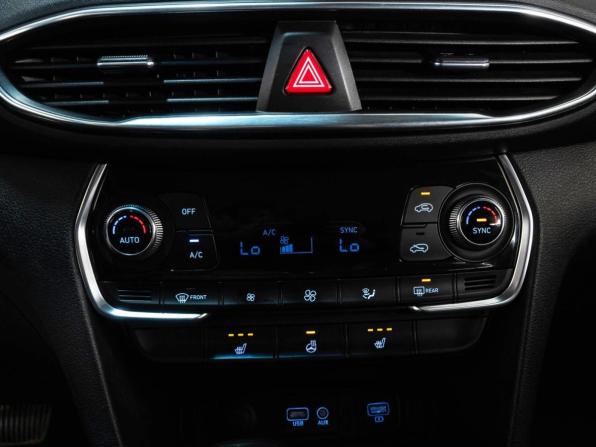 Hyundai Santa Fe IV с пробегом 2018 года, цена 2 677 000 рублей, 131883 км, внедорожник, Автокод Объявления