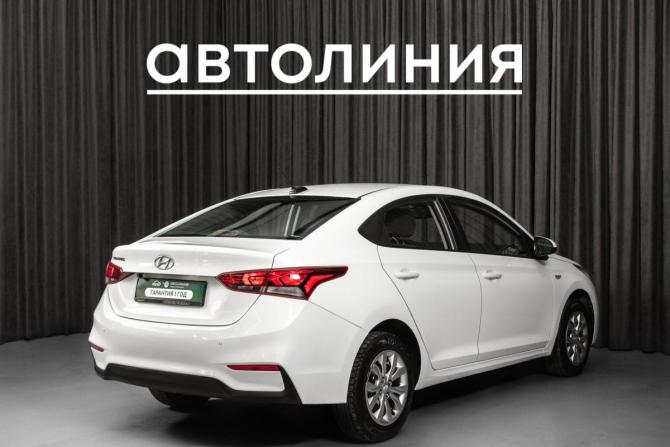 Hyundai Solaris II с пробегом 2017 года, цена 999 000 рублей, 102000 км, седан, Автокод Объявления