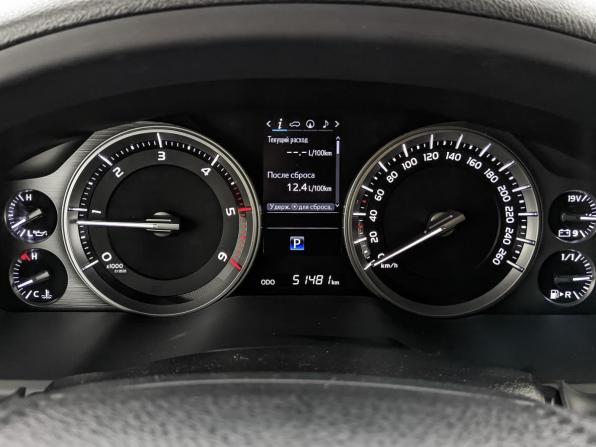 Toyota Land Cruiser 200 Series Рестайлинг 2 с пробегом 2020 года, цена 8 800 000 рублей, 51479 км, внедорожник, Автокод Объявления