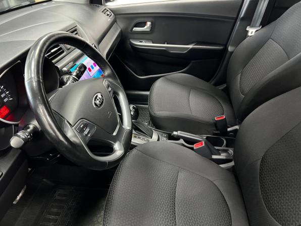 Kia Rio III Рестайлинг с пробегом 2017 года, цена 1 319 000 рублей, 41453 км, хэтчбек, Автокод Объявления