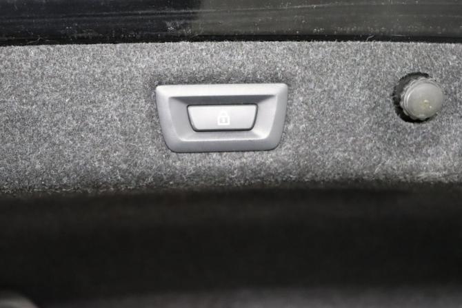 BMW 5 серии VII (G30/G31/G38) с пробегом 2018 года, цена 3 439 990 рублей, 195253 км, седан, Автокод Объявления