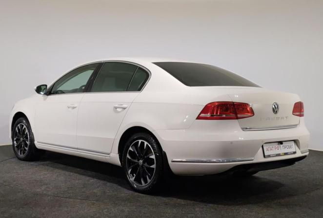 Volkswagen Passat B7 с пробегом 2012 года, цена 1 090 000 рублей, 223073 км, седан, Автокод Объявления