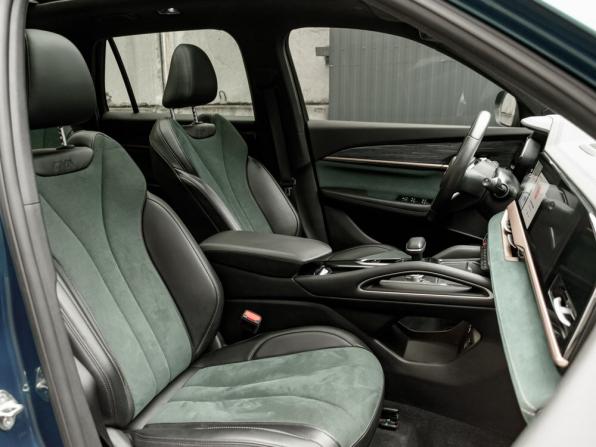 Geely Monjaro I с пробегом 2023 года, цена 2 915 000 рублей, 88842 км, внедорожник, Автокод Объявления