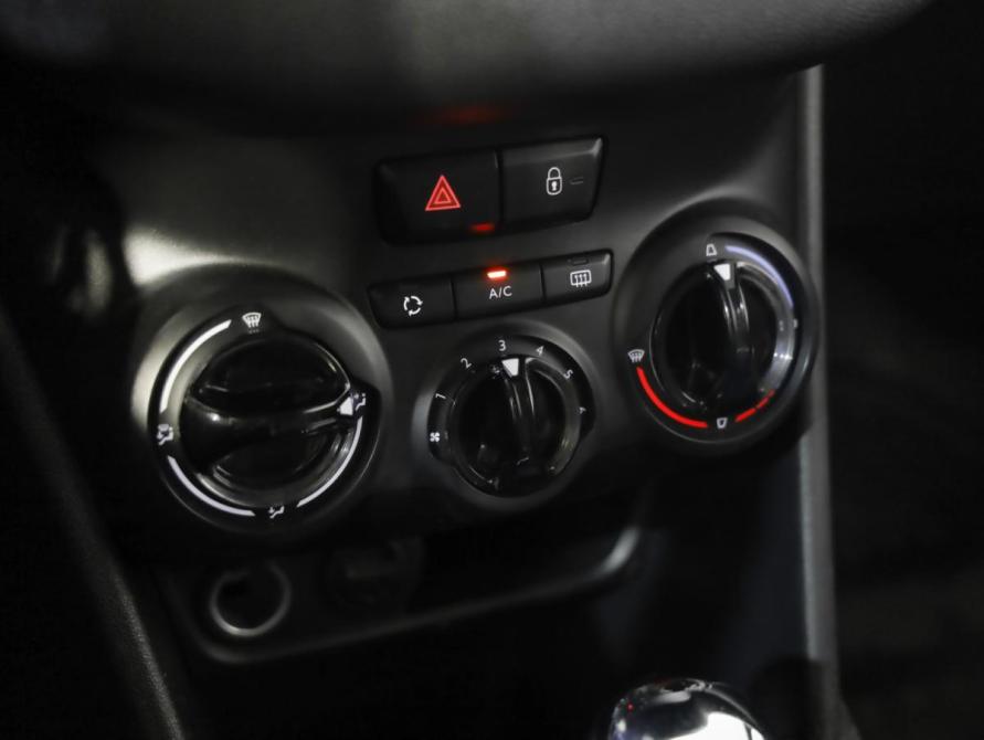 Peugeot 208 I Санкт-Петербург  - изображение 15