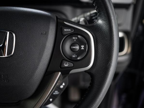 Honda Stepwgn V с пробегом 2016 года, цена 1 750 500 рублей, 151105 км, минивэн, Автокод Объявления