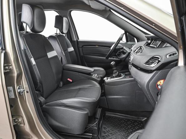 Renault Scenic III Рестайлинг 2 с пробегом 2015 года, цена 1 365 000 рублей, 179632 км, компактвэн, Автокод Объявления