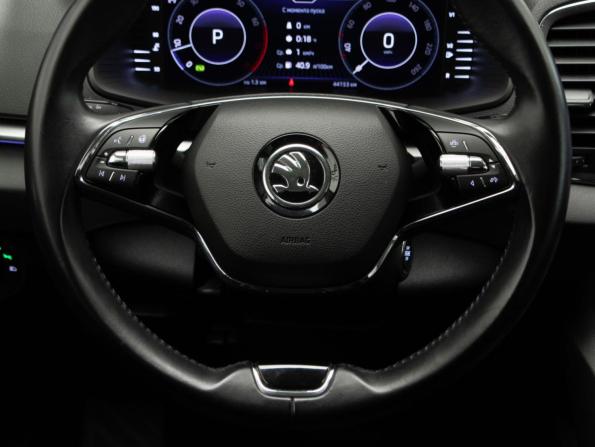 Skoda Karoq I Рестайлинг с пробегом 2021 года, цена 2 475 000 рублей, 44000 км, внедорожник, Автокод Объявления