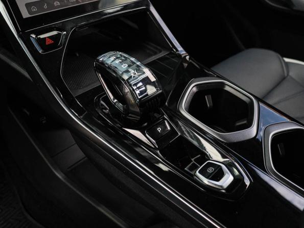 Geely Atlas II с пробегом 2024 года, цена 3 090 000 рублей, 14609 км, внедорожник, Автокод Объявления