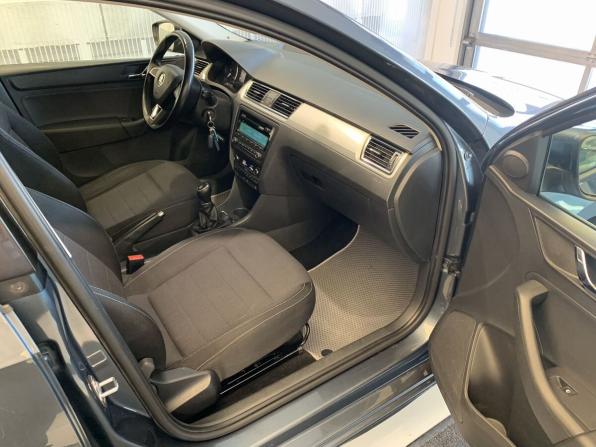 Skoda Rapid I с пробегом 2014 года, цена 939 000 рублей, 141782 км, лифтбек, Автокод Объявления