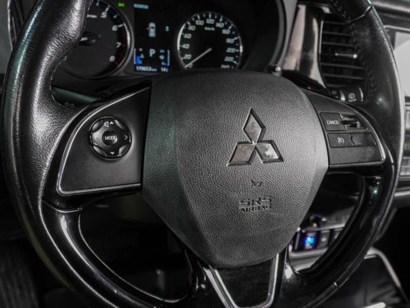 Mitsubishi Outlander III Рестайлинг 2 с пробегом 2017 года, цена 1 699 000 рублей, 179653 км, внедорожник, Автокод Объявления