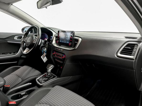 Kia Ceed III Рестайлинг с пробегом 2021 года, цена 2 150 000 рублей, 68212 км, универсал, Автокод Объявления