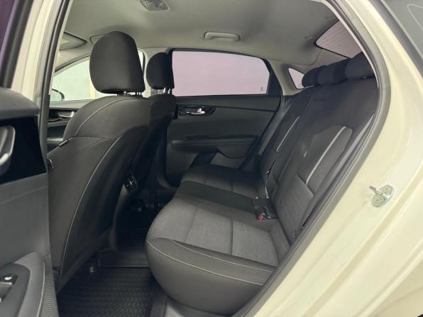Kia Cerato IV Рестайлинг с пробегом 2021 года, цена 2 246 400 рублей, 31465 км, седан, Автокод Объявления