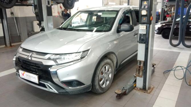 Mitsubishi Outlander III Рестайлинг 3 с пробегом 2019 года, цена 1 768 000 рублей, 118592 км, внедорожник, Автокод Объявления