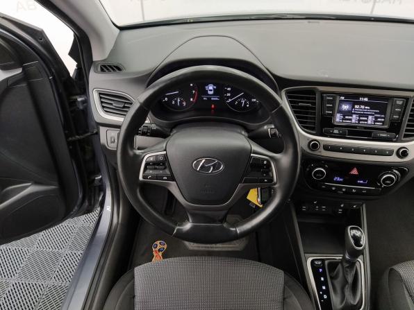 Hyundai Solaris II с пробегом 2018 года, цена 1 340 000 рублей, 50600 км, седан, Автокод Объявления