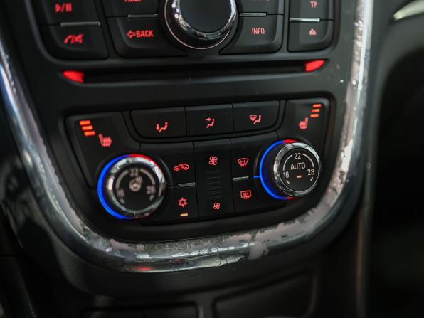 Opel Mokka I с пробегом 2014 года, цена 1 179 000 рублей, 130484 км, внедорожник, Автокод Объявления