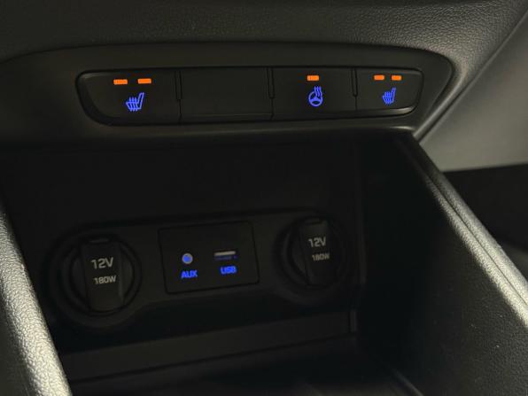 Hyundai Solaris II с пробегом 2017 года, цена 1 099 000 рублей, 134137 км, седан, Автокод Объявления