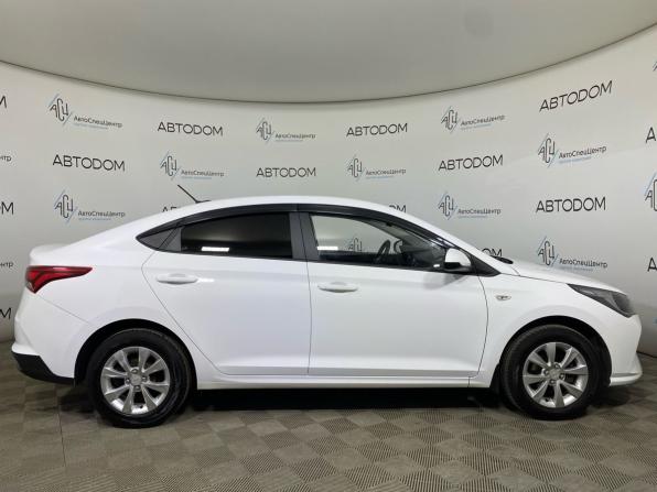 Hyundai Solaris II Рестайлинг с пробегом 2022 года, цена 1 569 000 рублей, 34598 км, седан, Автокод Объявления