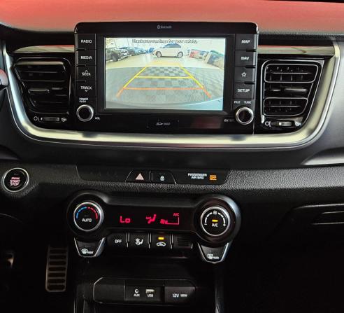 Kia Stonic I с пробегом 2017 года, цена 1 750 000 рублей, 73421 км, внедорожник, Автокод Объявления