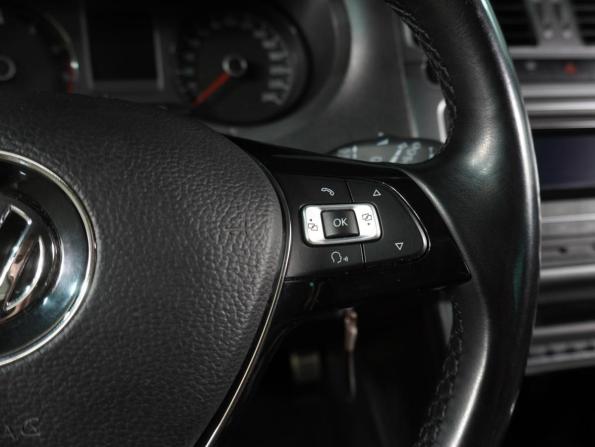 Volkswagen Polo V Рестайлинг с пробегом 2016 года, цена 1 099 000 рублей, 245126 км, седан, Автокод Объявления