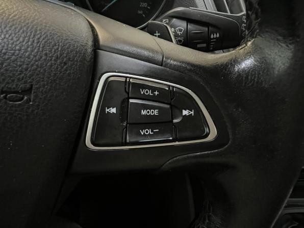 Ford Kuga II Рестайлинг с пробегом 2017 года, цена 1 500 000 рублей, 183000 км, внедорожник, Автокод Объявления
