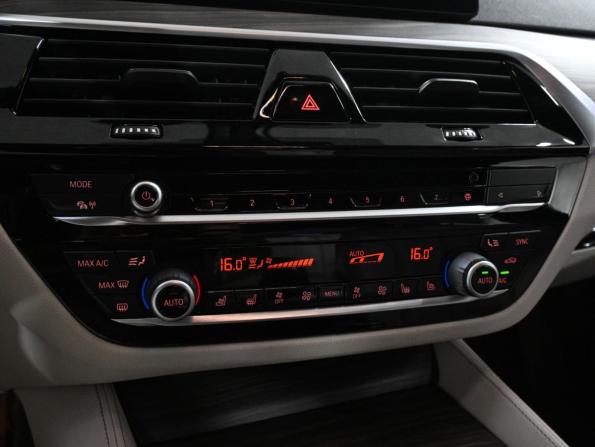 BMW 5 серии VII (G30/G31/G38) с пробегом 2019 года, цена 4 379 000 рублей, 180201 км, седан, Автокод Объявления