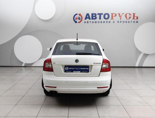 Skoda Octavia II (A5) Рестайлинг с пробегом 2011 года, цена 928 000 рублей, 120000 км, лифтбек, Автокод Объявления