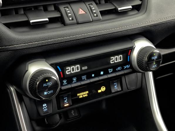 Toyota RAV4 V (XA50) с пробегом 2021 года, цена 3 750 000 рублей, 83536 км, внедорожник, Автокод Объявления