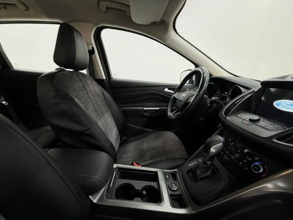 Ford Kuga II Рестайлинг с пробегом 2018 года, цена 1 635 000 рублей, 125898 км, внедорожник, Автокод Объявления