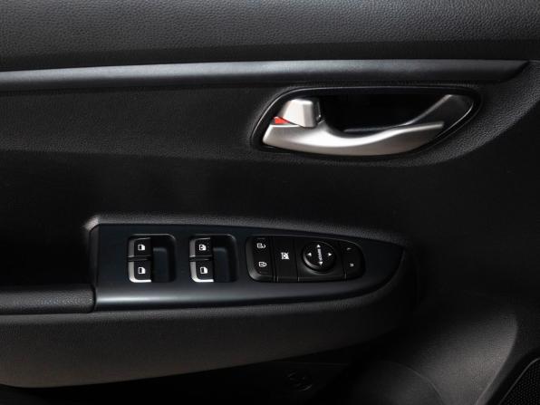 Kia Rio IV Рестайлинг с пробегом 2020 года, цена 1 623 000 рублей, 102164 км, седан, Автокод Объявления